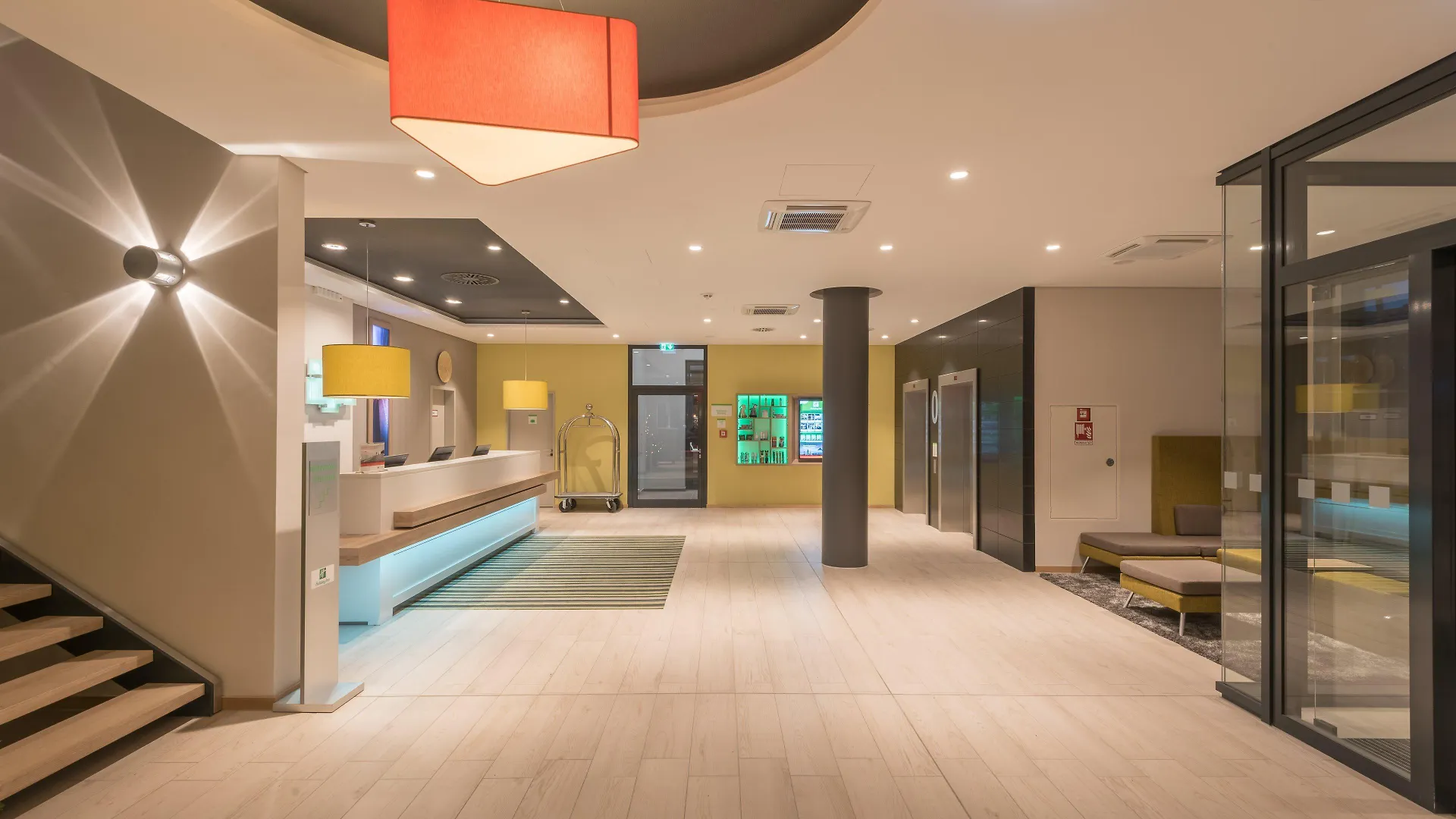 Otel Holiday Inn Duesseldorf City - Toulouser Allee By Ihg